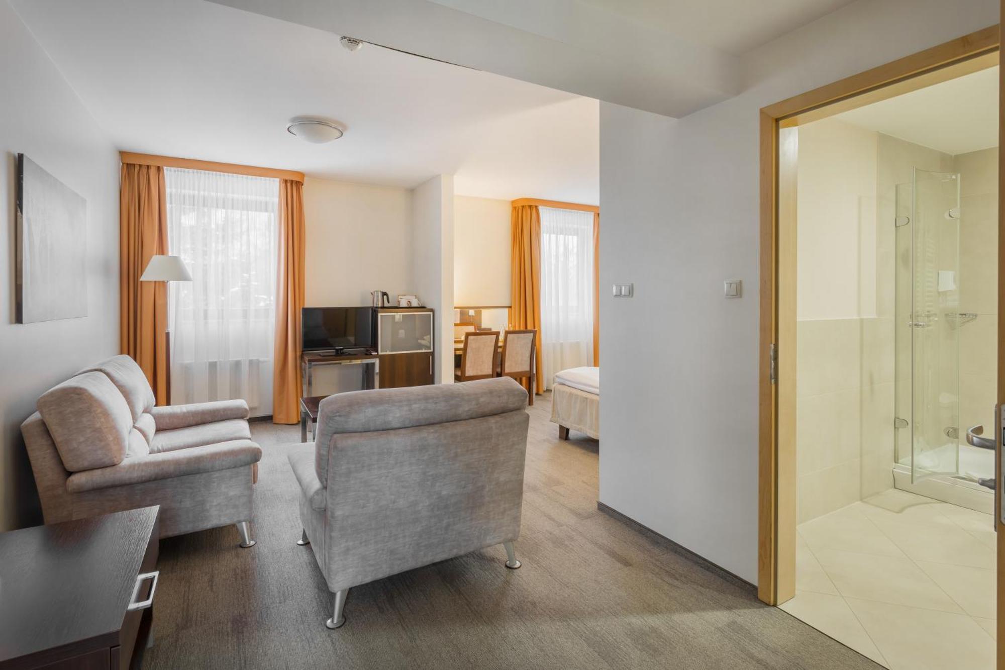 Hotel Orange Przeźmierowo Esterno foto